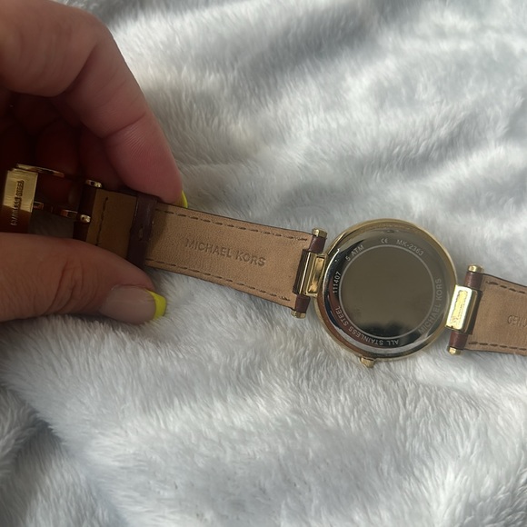 Women’s Michael Kors Leather Wristband Watch MK-2363 - Picture 8 of 13